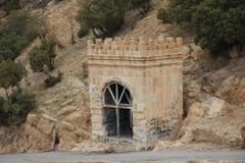  دشنه نامهربانی ها بر طاق گرا خراش می اندازد/ خطر تخریب یک اثر تاریخی در سرپلذهاب