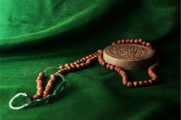 خانواده‌ها در ترویج فرهنگ نماز در میان فرزندان نقش اساسی دارند