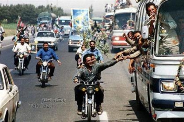 باورود آزادگان شمیم عطر شهدا درکشور طنین انداز شد / لزوم بازخوانی دوران سراسر افتخار اسارت