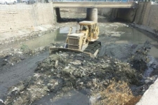 سرمایه شهرداری که در حاشیه رودخانه هدر می رود 