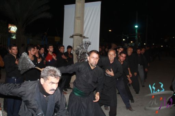 سوگواری عزاداران حسینی در شب عاشورا/ وقتی سوگ حسین (ع) خون از دیدگان جاری می کند