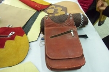 برگزاری کلاس آموزش چرم دوزی در شهرستان