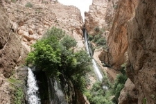 از خروش سرابهای طبیعی تا تن پوش سبز طبیعت /  وقتی مناظر بکروزیبا گردشگران را به تماشا می خواند  