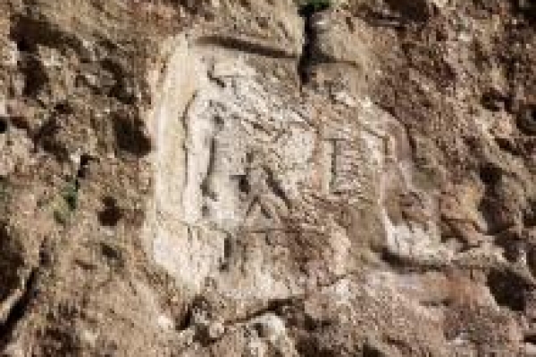 نقش برجسته آنوبانی‌نی قدیمی ترین نقش برجسته خاورمیانه / اثری که گویای قدمت تاریخی وباستانی شهرستان است