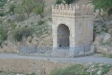 طاق گرا نگین انگشتر منطقه پاطاق / یادگاری از دوره ساسانیان که برخی آنرا به جامانده از اشکانیان می دانند