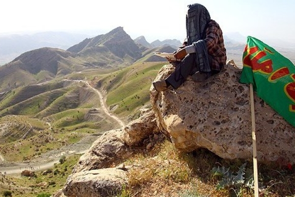 بازی دراز سینه ستبر دفاعی ایران در غرب کشور است / نقش مهم عملیات بازی دراز در سایرجبهه های کشور