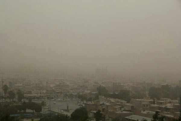 از حبس شدن در منزل تا استفاده از ماسک های استاندارد درراههای مقابله با گردوخاک / وقتی نفس بیماران تنفسی بند می آید