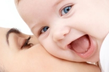 تاثیرات مناسب تغذیه باشیرمادر درکودکان / ازتکامل سیستم بینایی تا ارتقای سیستم دفاعی بدن نوزادان