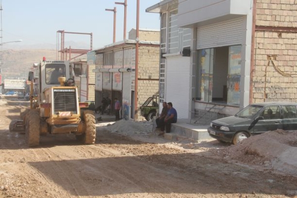 وقتی گردوخاک پاییزی کاسه صبر شهرک نشینان را لبریز کرد  / وعده مسئولین شورای شهر برای آسفالت معابر 