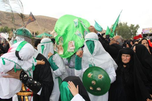 وقتی روستا در حزن واندوه سالار شهیدان سیاهپوش می شود / از طنین نوای لبیک یاحسین(ع) تا گردهمایی بزرگ عاشورائیان در روز تاسوعای حسینی