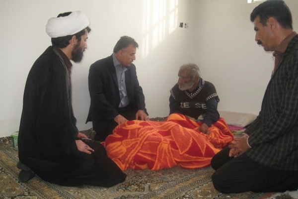 اعزام فرد سالخورده سرپل ذهابی به سالمندان استان کرمانشاه / احترام و تکریم سالمندان وظیفه همه اقشار جامعه است