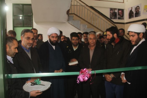 گشایش نمایشگاه پوستر " پایان یافتن افراط گرایی " در شهرستان