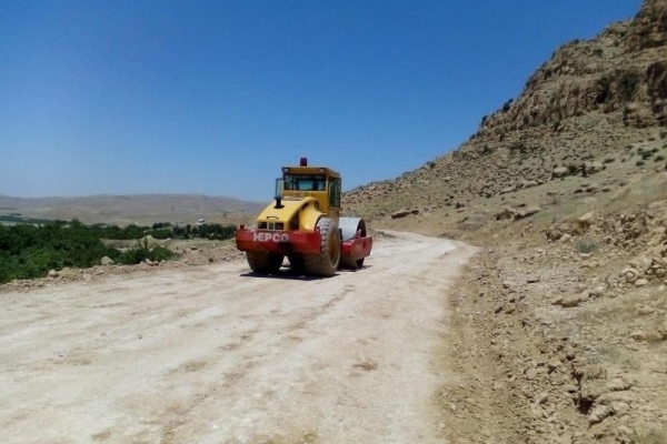 تسطیح و زیرسازی جاده مواصلاتی آبشار پیران