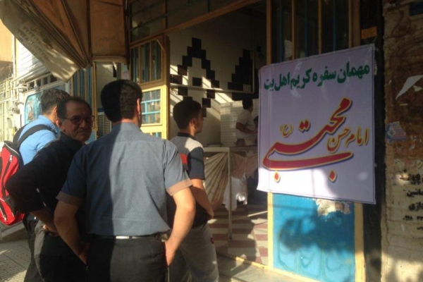 امام حسن مجتبی(ع) اسوه سخاوت و بخشش است / پخت نان رایگان در روز اکرام ایتام در شهرستان