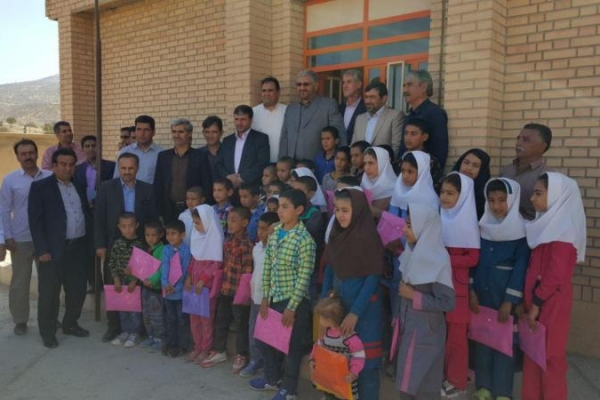 حضور فرماندار و نماینده مردم در مجلس شورای اسلامی  در روستاهای پشتنگ ذهاب 