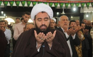 نماز عبادی سیاسی جمعه به امامت حجت الاسلام فاطمی نسب امام جمعه شهرستان در صفوف به هم پیوسته ودشمن شکن مردم سرپلذهاب اقامه شد
