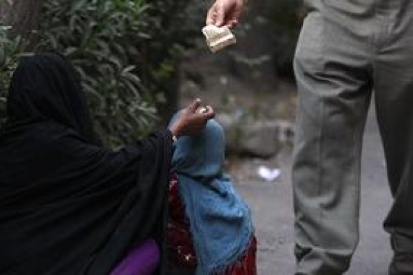 تکدی گری شغلی برای کسب درآمد سودجویان از احساسات مردم/جمع آوری و ساماندهی متکدیان نیازمند همکاری دستگاه‌های اجرایی است