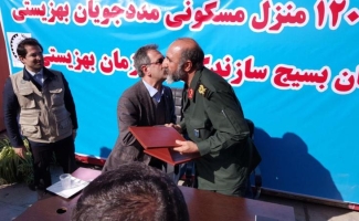  آغاز ساخت هزاران خانه با رمز یا زینب کبری (س)/ استقرار ۵۸۰۰ پاسدار و بسیجی در ۳۱ مقر  درمناطق زلزله زده