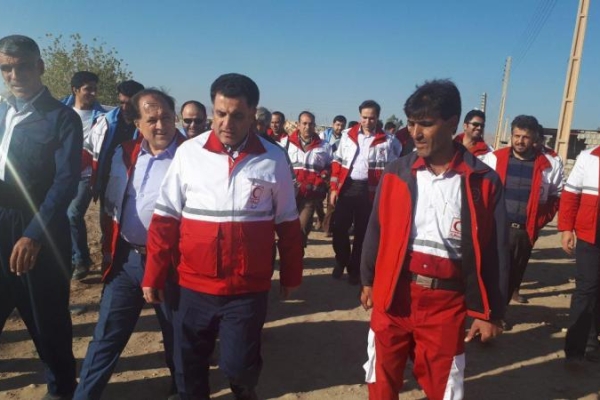 حضور رئیس سازمان امداد و نجات جمعیت هلال احمر کشور در روستاهای زلزله زده سرپل ذهاب 