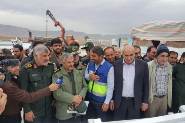 بازدید فرمانده کل سپاه پاسداران از کارگاه های کانکس سازی سپاه در روستاهای زلزله زده استان کرمانشاه + تصاویر