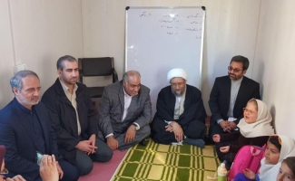 دیدار رئیس دستگاه قضا بامردم ودانش آموزان نقاط زلزله زده سرپل ذهاب