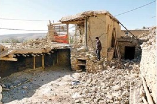 گلایه‌های اهالی روستایی سرپل ذهاب از روند امدادرسانی/ وضعیت روستاهای سرپل ذهاب برای زلزله زده ها مناسب نیست