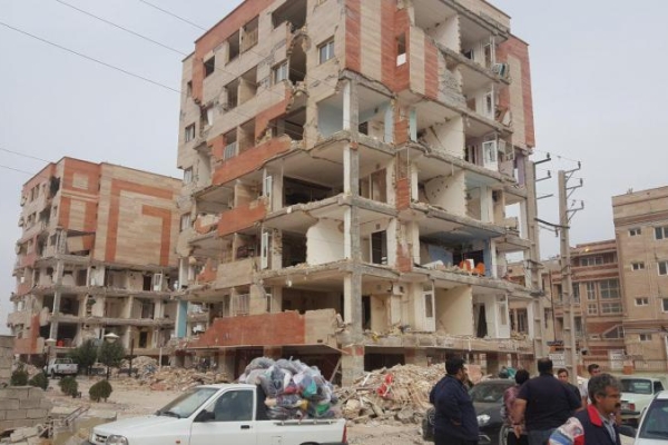 نارضایتی صاحبان مساکین مهر سرپل ذهاب ازعملکرد شرکت بیمه و ناتوانی در تحقق وعده ها/مسئولین هرچه سریعتر نسبت به تعیین تکلیف زلزله زدگان اقدام کنند