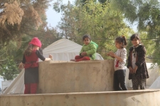 هشدار به خانواده های مناطق زلزله زده/ مواظب کودکان در برابر تجاوز و آزارهای جنسی باشید