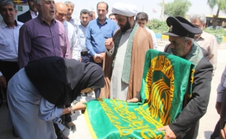خادمان حرم امام رضا (ع) از بیماران بیمارستان شهدا سرپلذهاب عیادت کردند