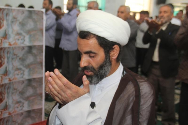 نماز عبادی سیاسی جمعه این هفته به امامت حجت الاسلام هوشنگ کریمی امام جمعه موقت شهرستان سرپلذهاب در مسجد جامع  این شهرستان برگزار شد