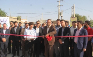 افتتاح سه طرح عمرانی وخدماتی در سومین روزازهفته دولت /طرح های آسفالت روستای قلعه بهادری و اصلاح و بهینه سازی برق سرابله وطرح آبخیزبرداری دشت ذهاب