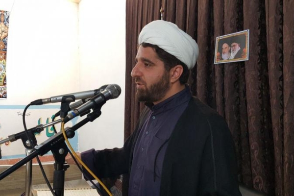 مسئولین در تحمل سختی ها ومشکلات جامعه همراه مردم باشند / سوال نمایندگان از رئیس جمهور تجلی وحدت و مردم سالاری دینی است