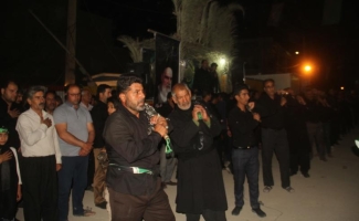 مراسم عزاداری شب سوم محرم در سرپلذهاب برگزار شد/هیات عزاداری مملو از شیفتگان سالار شهیدان