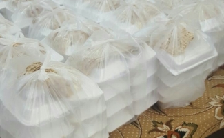 توزیع 200 پرس غذایی گرم بین مددجویان سرپل ذهابی 