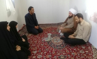 دیدارامام جمعه سرپل ذهاب با دو زن موفق سرپرست خانوارتحت پوشش بهزیستی در شهرستان 