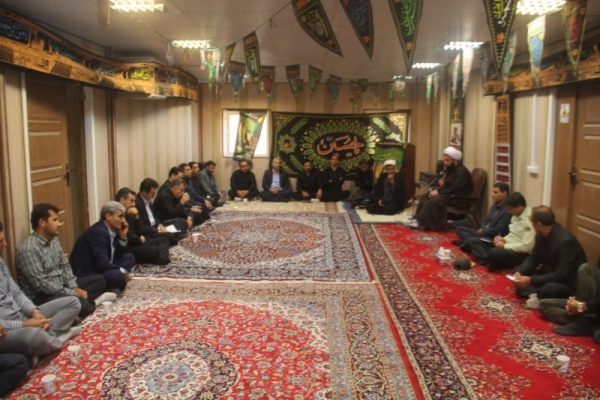 مبارزه با فساد وظلم وظیفه تمام افراد جامعه است / نماد و شاخصه های دین باید برای هدایت انسانها در جامعه نمایان باشد