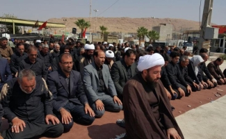 اقامه نمازجماعت ظهر عاشورا درجوار مزار مطهر احمدابن اسحاق (ره) سرپلذهاب / انجام معروف ترین معروفها به تاسی از شهید راه امر به معروف ونهی ازمن