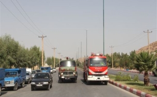 رژه ناوگان خودروهای آتش‌نشانی در سرپلذهاب برگزار شد