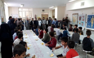 مراسم روز جهانی تخم مرغ در مدارس شهرستان سرپل ذهاب برگزار شد