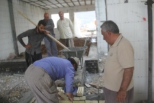 تبدیل تهدید زلزله به فرصت شغلی برای کارگران بومی شهرستان زلزله زده سرپل ذهاب/ زمینه اشتغال فراهم است