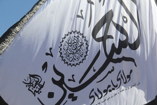 همدردی مردم سرپلذهاب با کاروان اسرای کربلا دراربعین حسینی/ ترنم بانگ هیهات من الذله در آسمان شهرستان