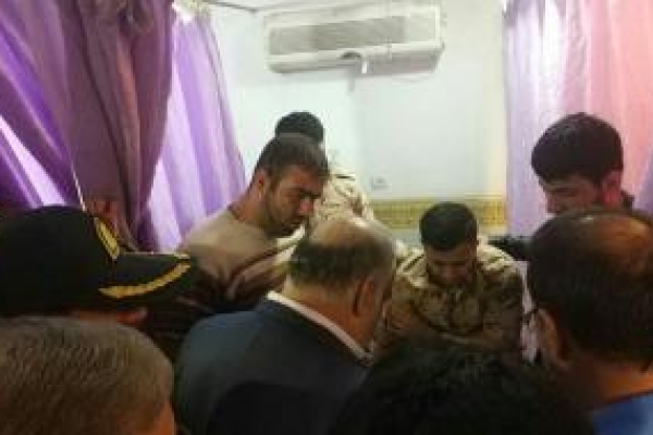 عیادت استاندار کرمانشاه از مصدومان زلزله ۶.۴ ریشتری شب گذشته