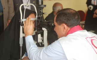ویزیت رایگان بیماران توسط اکیپ جامعه چشم پزشکی استان کرمانشاه در سرپل ذهاب