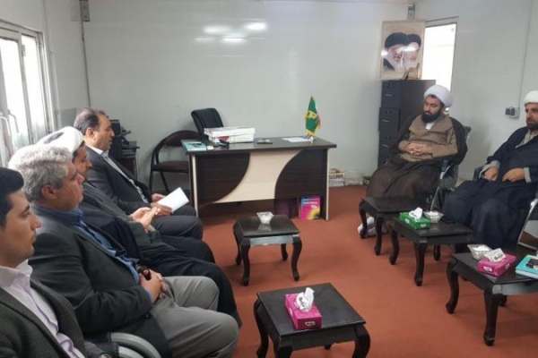 دیدارمسئولان جهاد کشاورزی سرپل ذهاب با امام جمعه شهرستان به مناسبت هفته جهاد کشاورزی