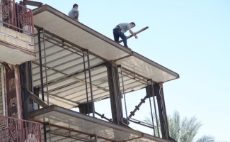 تداوم مشکلات در مناطق زلزله زده / از مشکلات مالی برسرراه بازسازی تا وعده هایی که در انتظار تحقق یافتن است