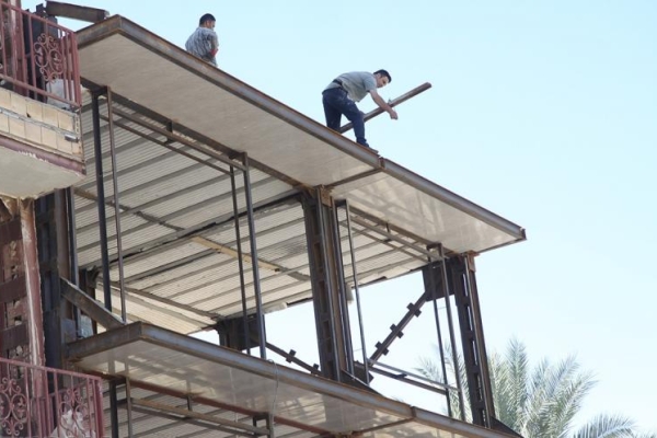 تداوم مشکلات در مناطق زلزله زده / از مشکلات مالی برسرراه بازسازی تا وعده هایی که در انتظار تحقق یافتن است