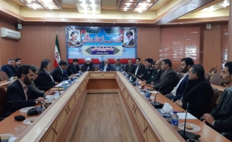 دستاوردها و خدمات نظام اسلامی برای مردم بیان شود