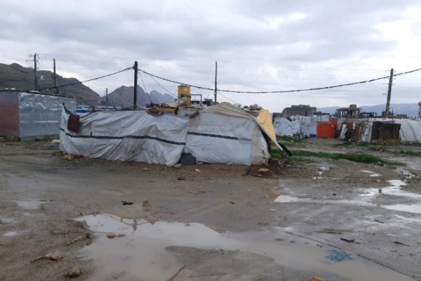 زندگی زلزله زدگان در سرما و گل و لای/اسکانهای موقت زلزله زدگان درمحاصره باران و سرمای زمستان