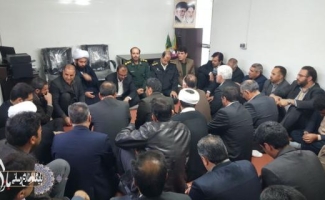 دیدار فرماندار و جمعی از مسئولین ادارات شهرستان سرپل ذهاب با امام جمعه این شهرستان حجت الاسلام جواد فاطمی نسب بمناسبت  چهلمین سالگرد پیروزی انقلاب اسلامی و دهه فجر 