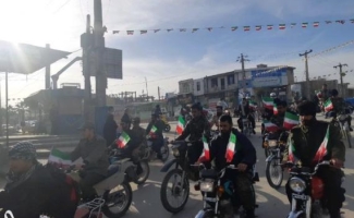 رژه موتوری و خودرویی همزمان با سالروز ورود امام خمینی (ره) به وطن در شهرستان سرپلذهاب